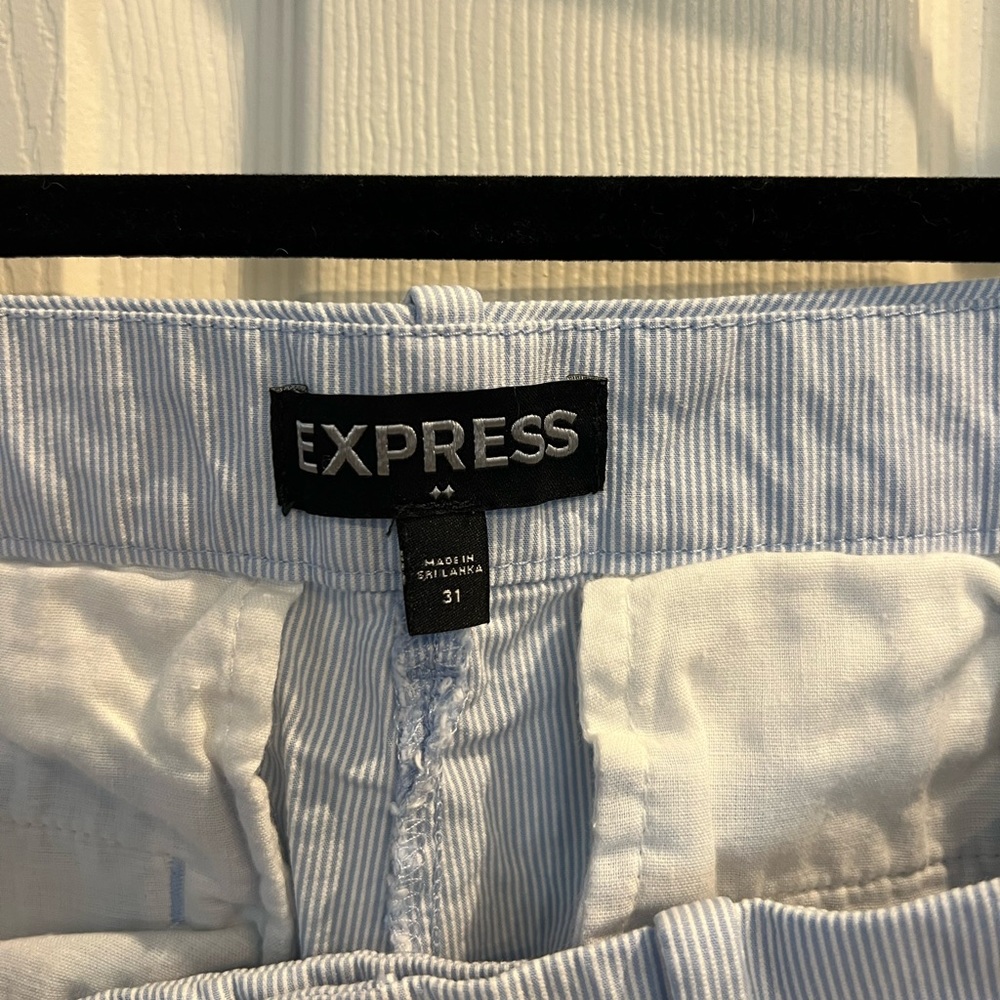 Express Shorts - Picture 3 of 3
